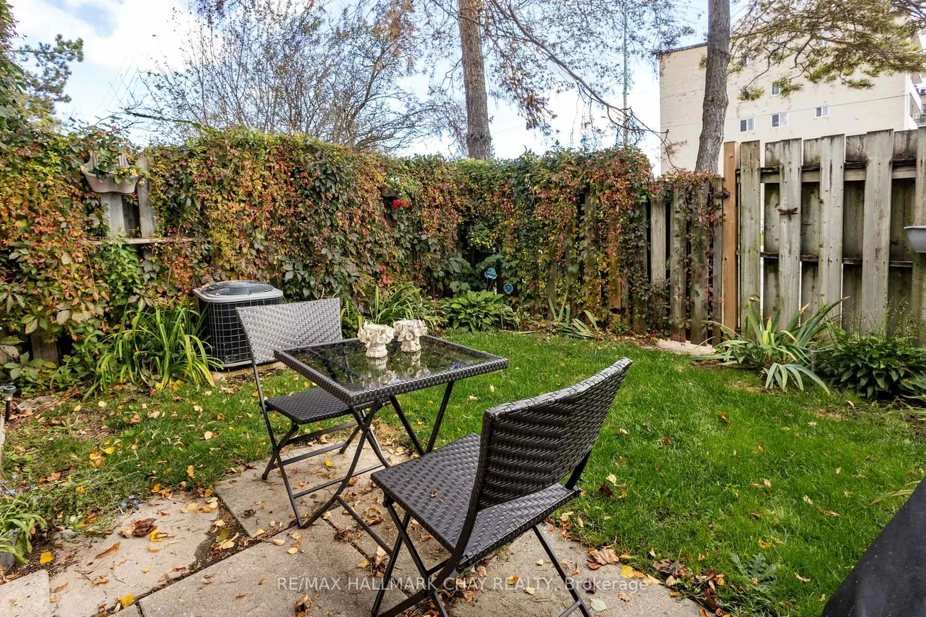 261, Rose, Wellington, Barrie
