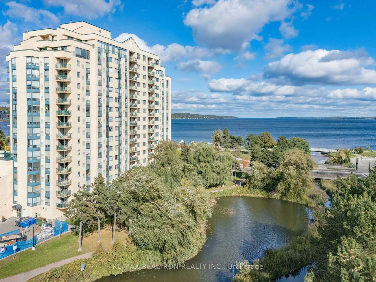 75, Ellen, City Centre, Barrie