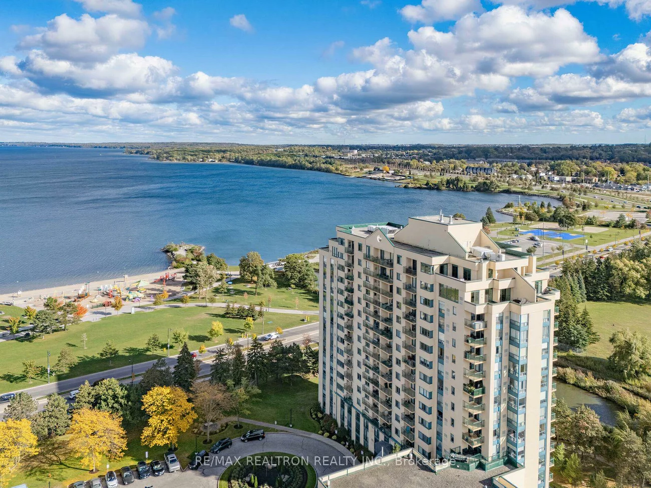 75, Ellen, City Centre, Barrie