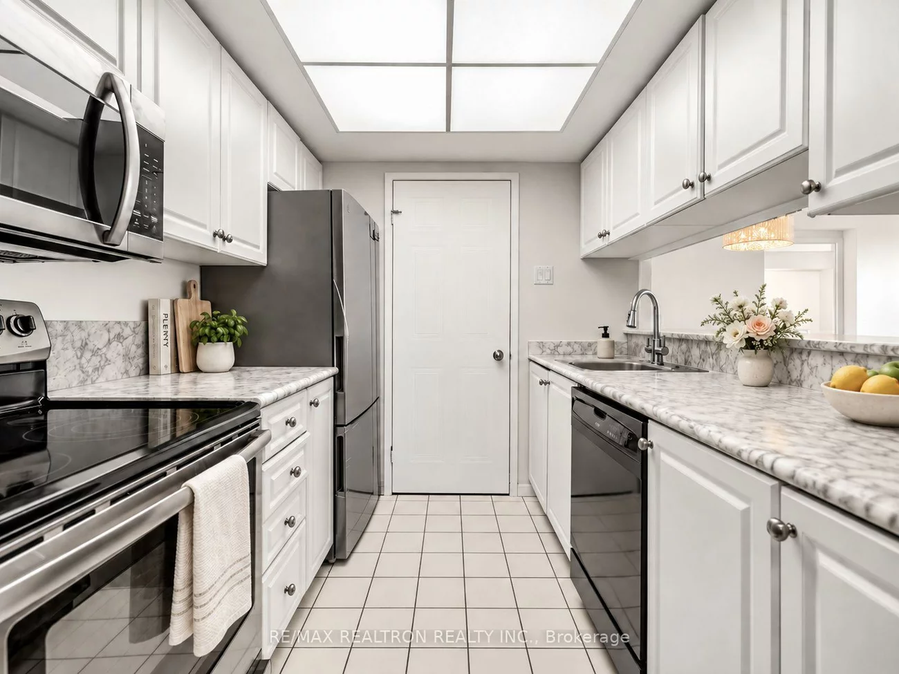 75, Ellen, City Centre, Barrie