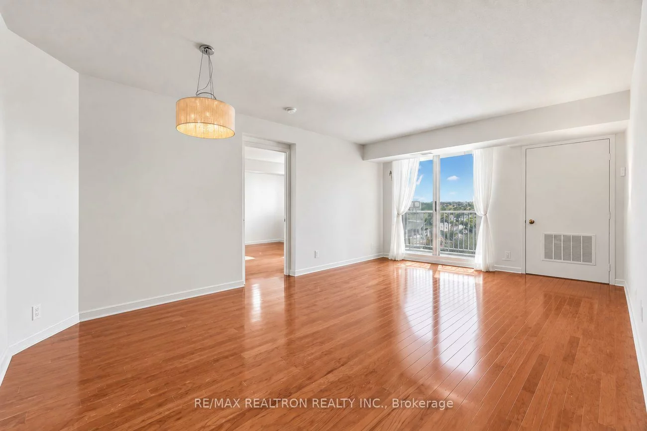 75, Ellen, City Centre, Barrie