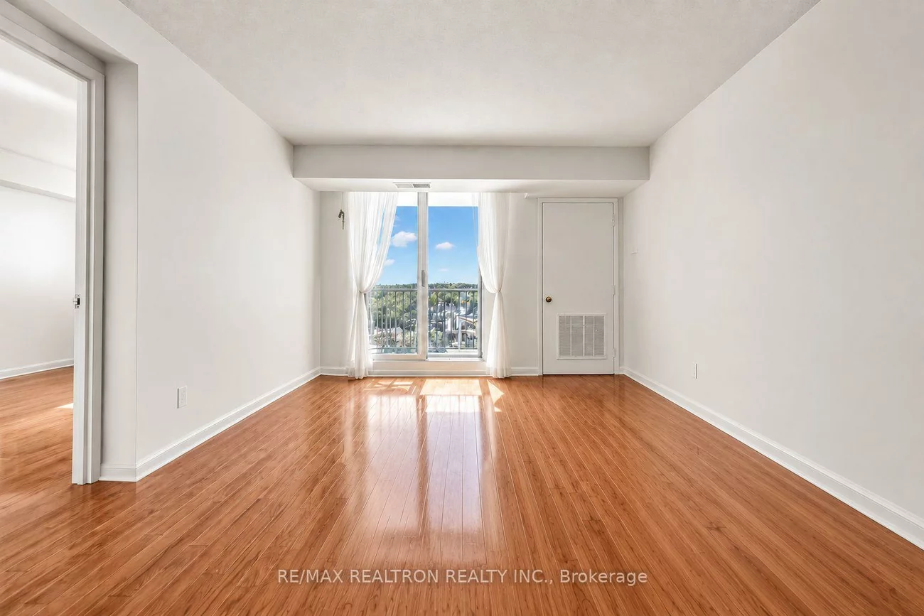 75, Ellen, City Centre, Barrie