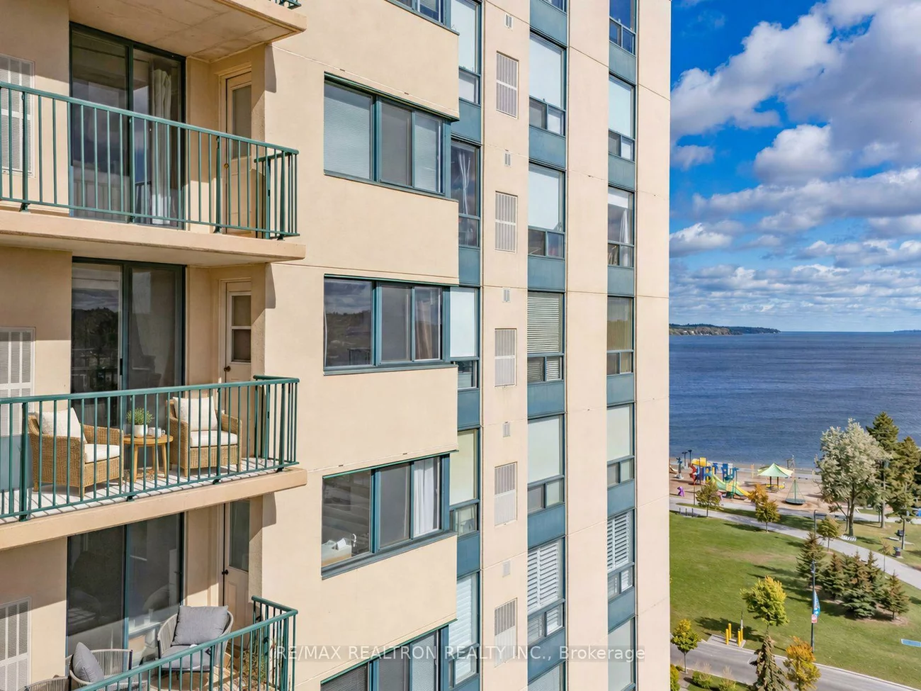 75, Ellen, City Centre, Barrie
