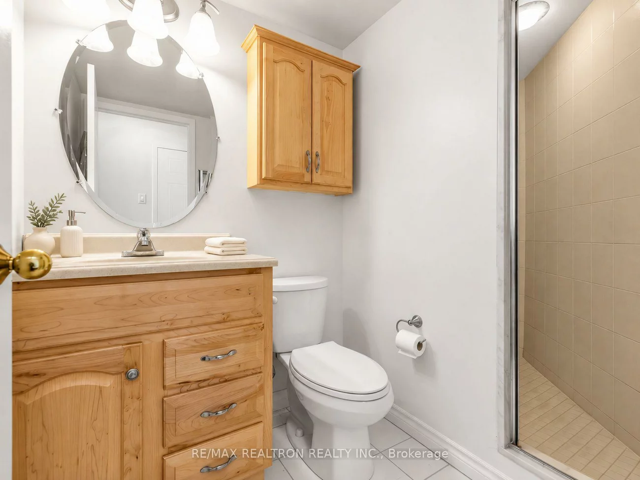 75, Ellen, City Centre, Barrie