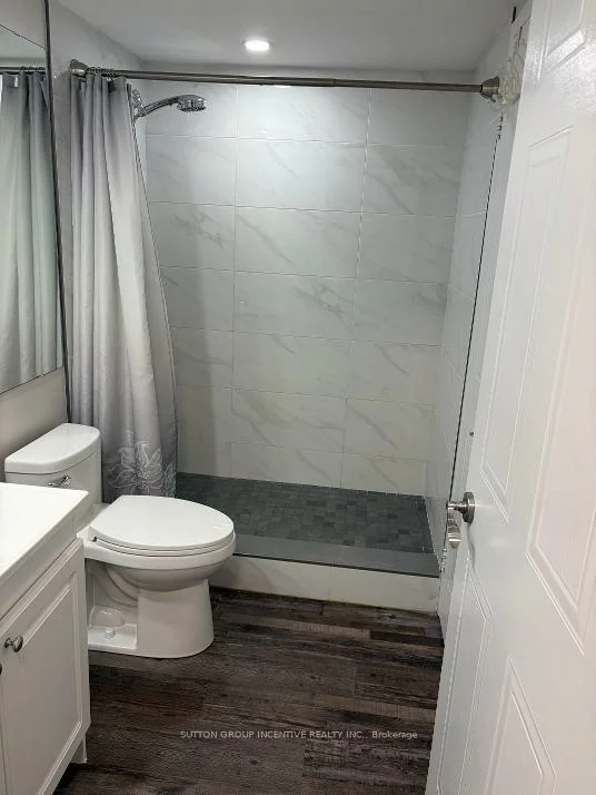 75, Ellen, City Centre, Barrie