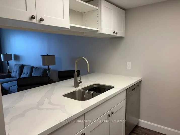 75, Ellen, City Centre, Barrie