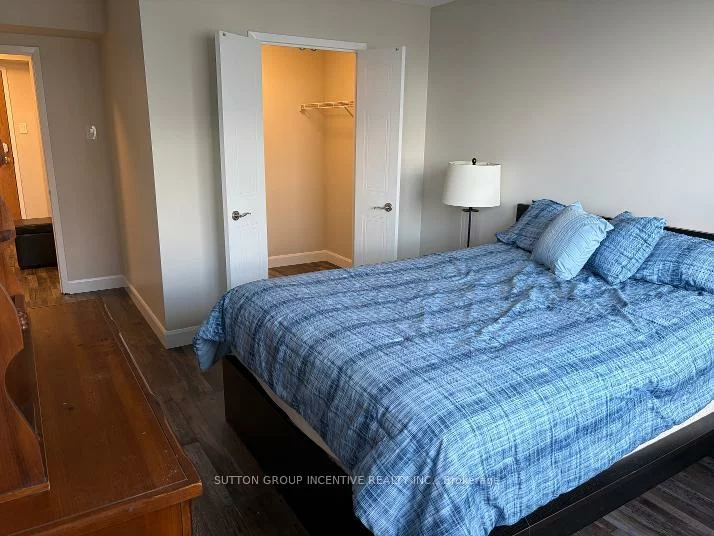 75, Ellen, City Centre, Barrie