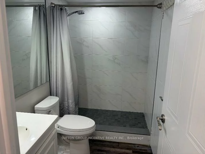 75, Ellen, City Centre, Barrie