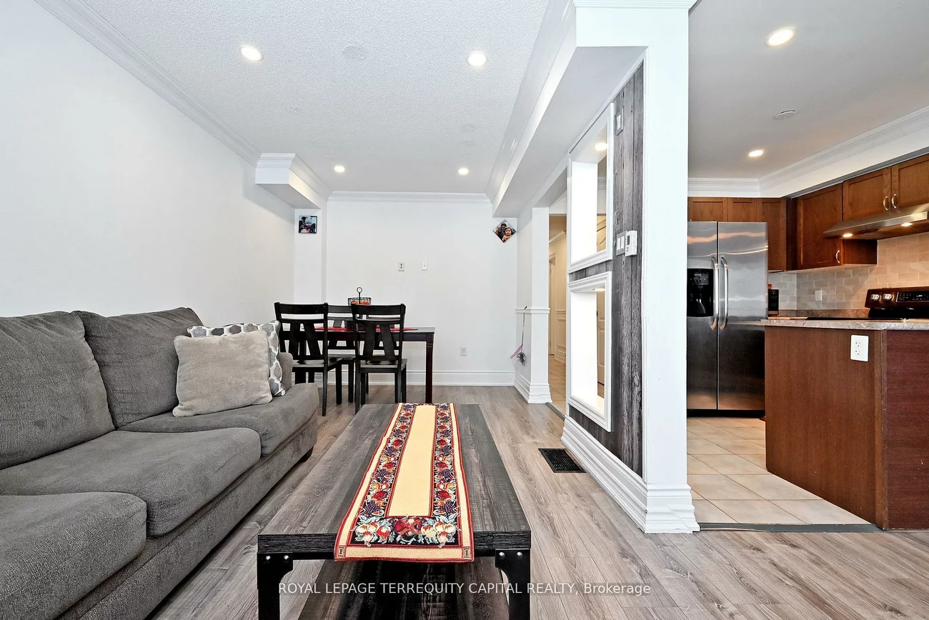 29, Madelaine, Painswick South, Barrie