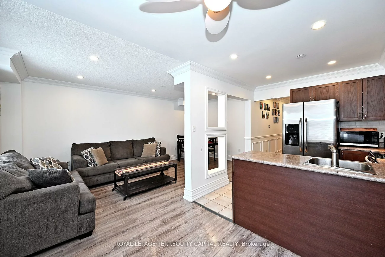 29, Madelaine, Painswick South, Barrie
