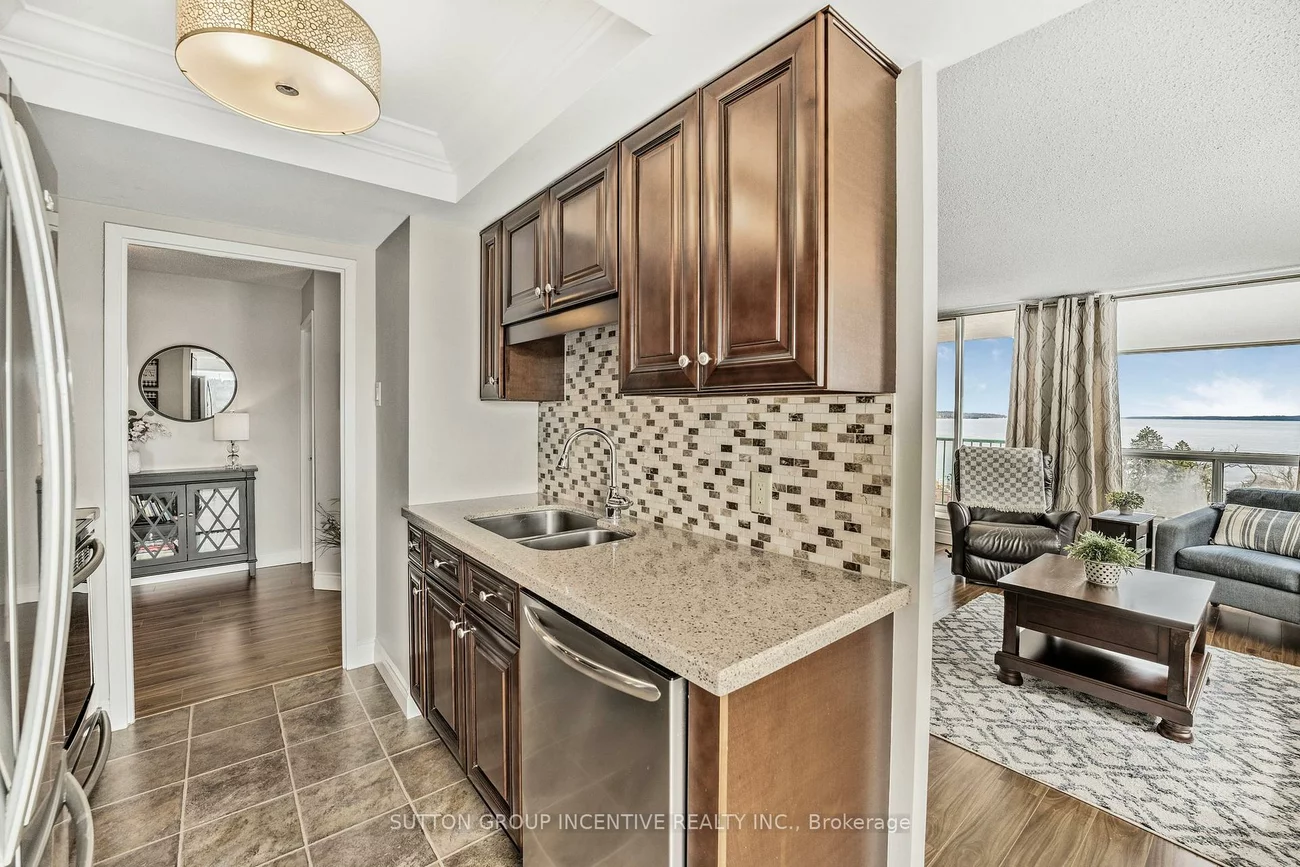 75, Ellen, Lakeshore, Barrie