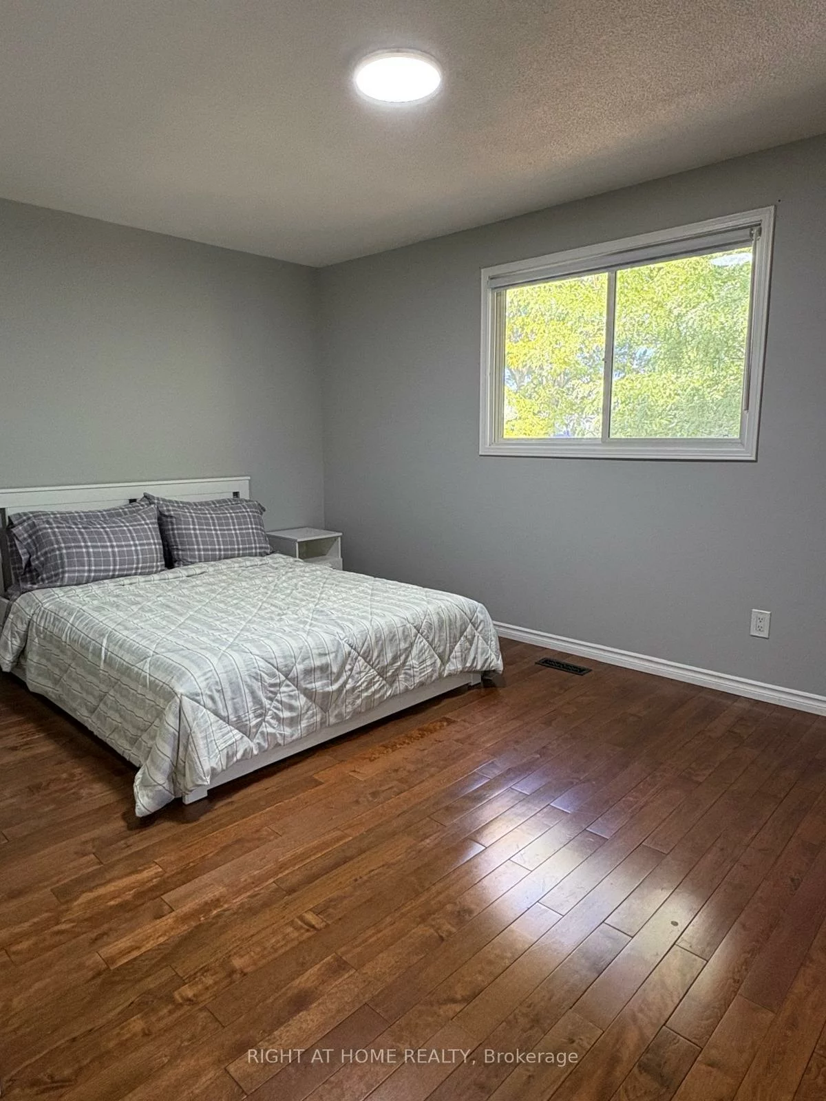 40, Harmony, Bradford, Bradford West Gwillimbury