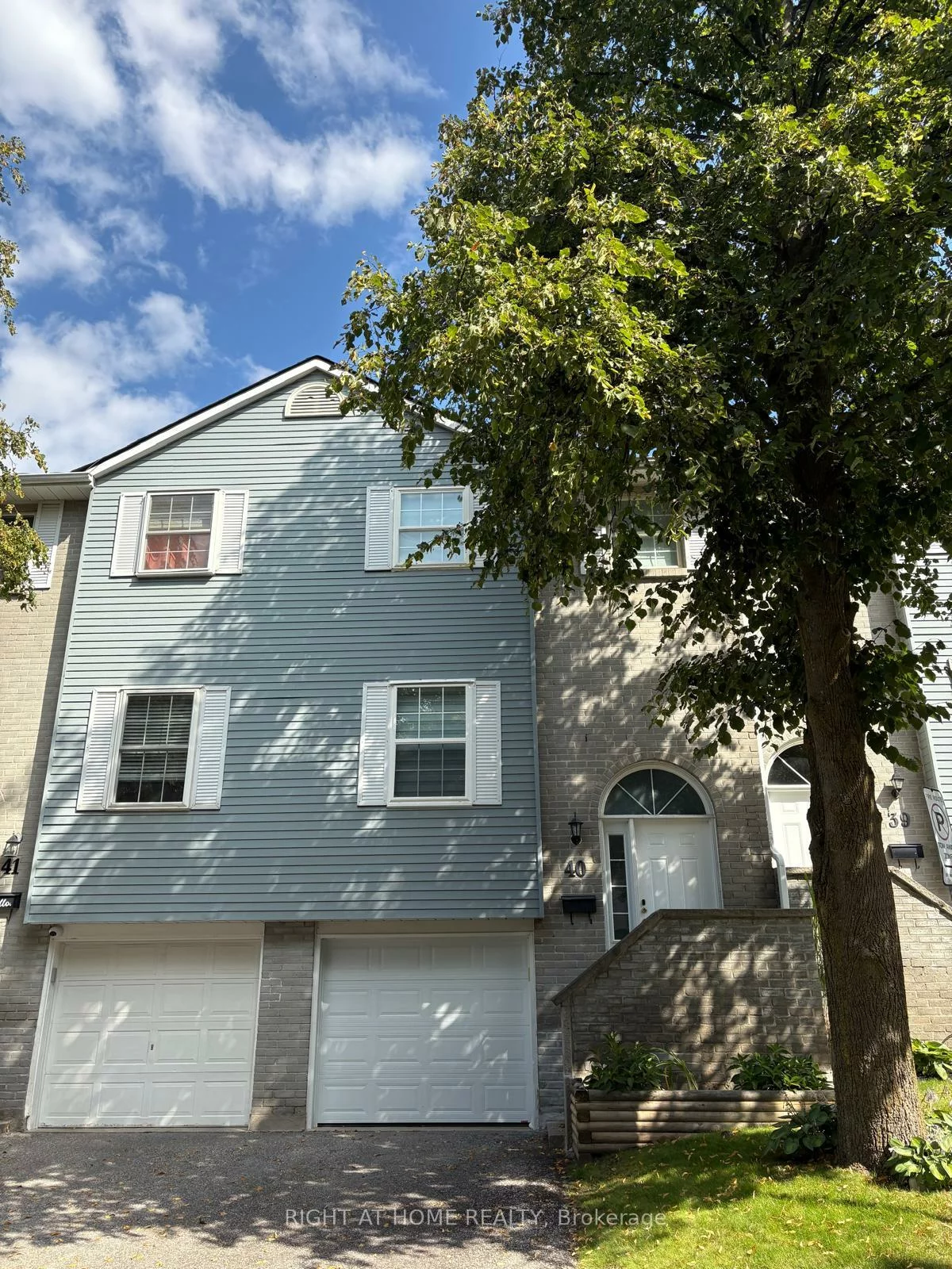 40, Harmony, Bradford, Bradford West Gwillimbury