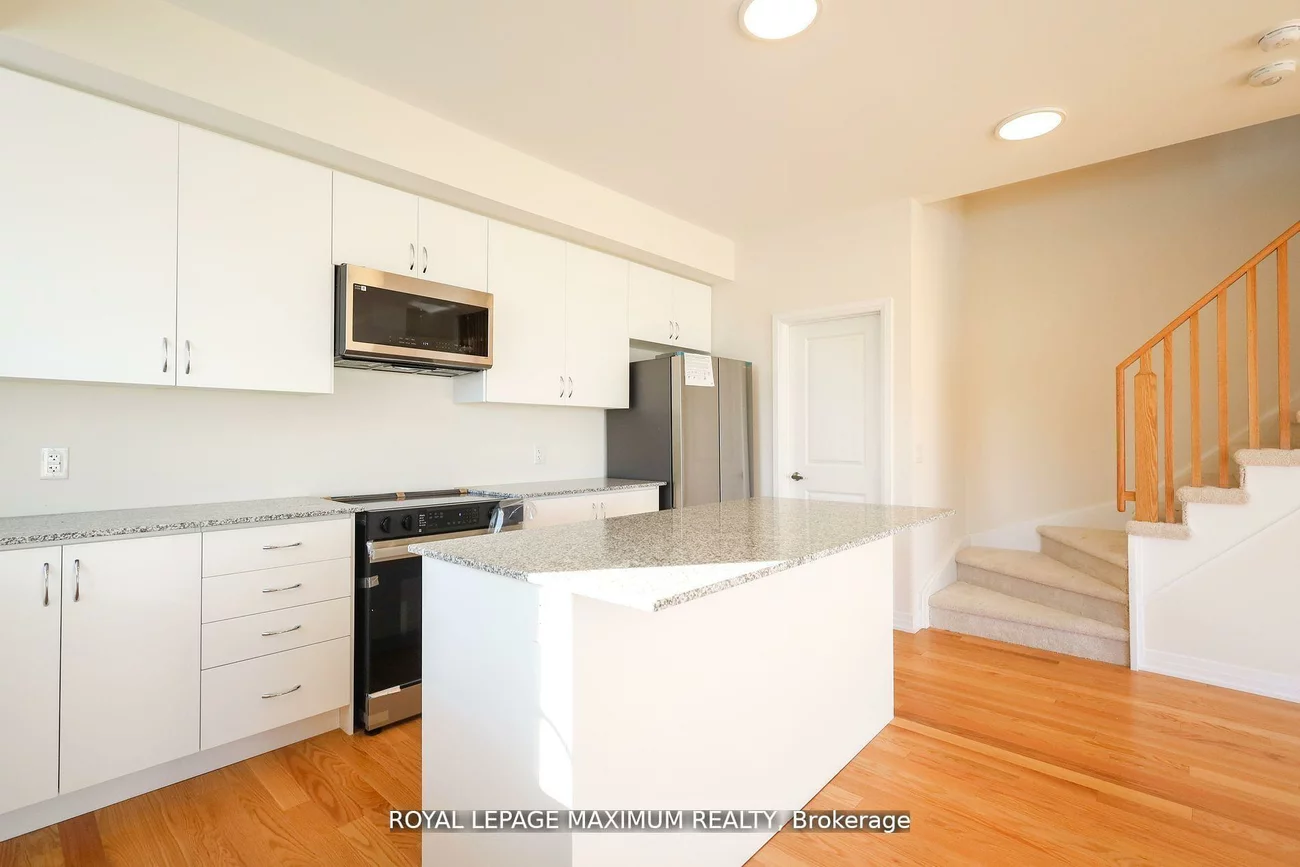 11, Baynes, Bradford, Bradford West Gwillimbury