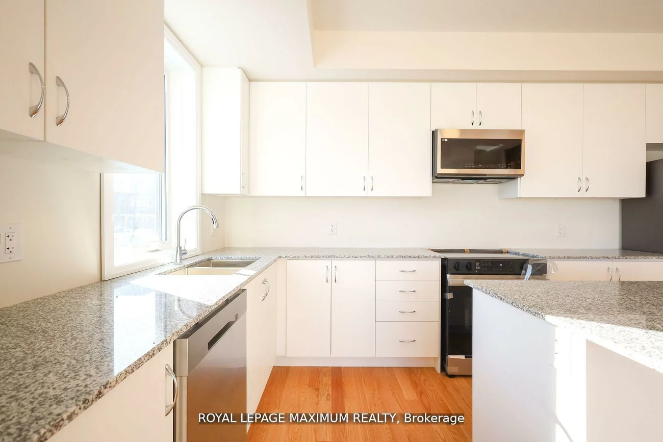 11, Baynes, Bradford, Bradford West Gwillimbury