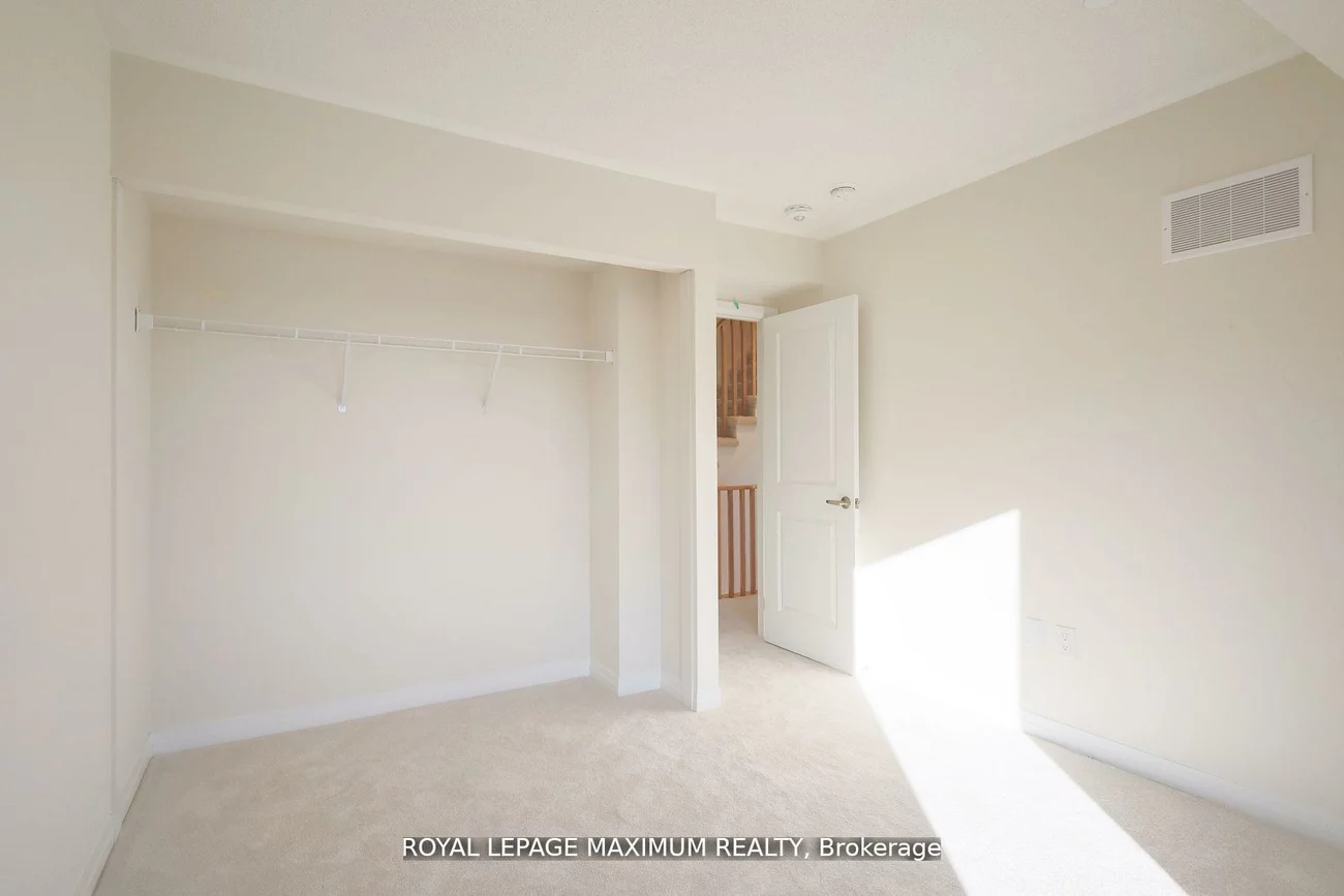 11, Baynes, Bradford, Bradford West Gwillimbury