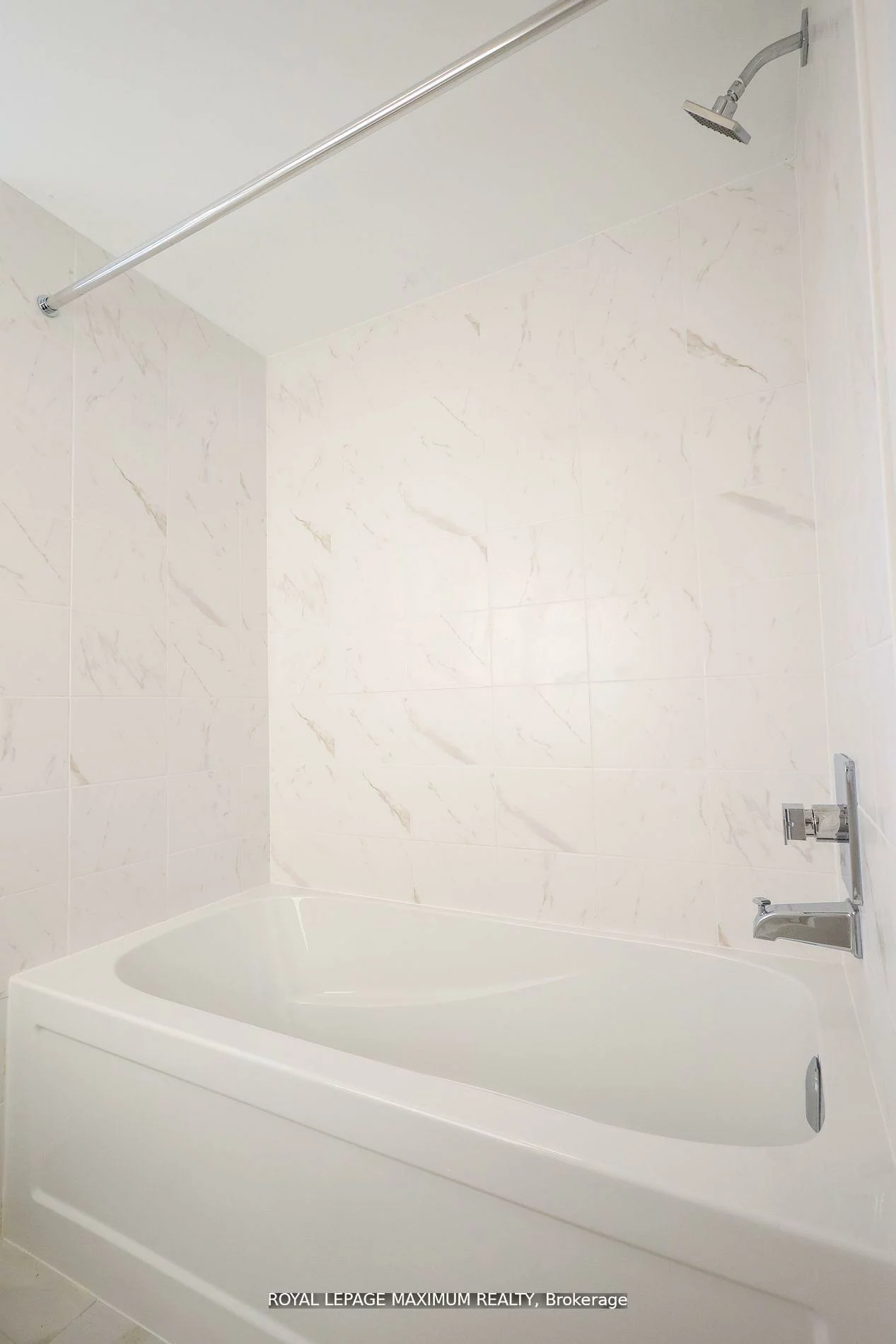 11, Baynes, Bradford, Bradford West Gwillimbury