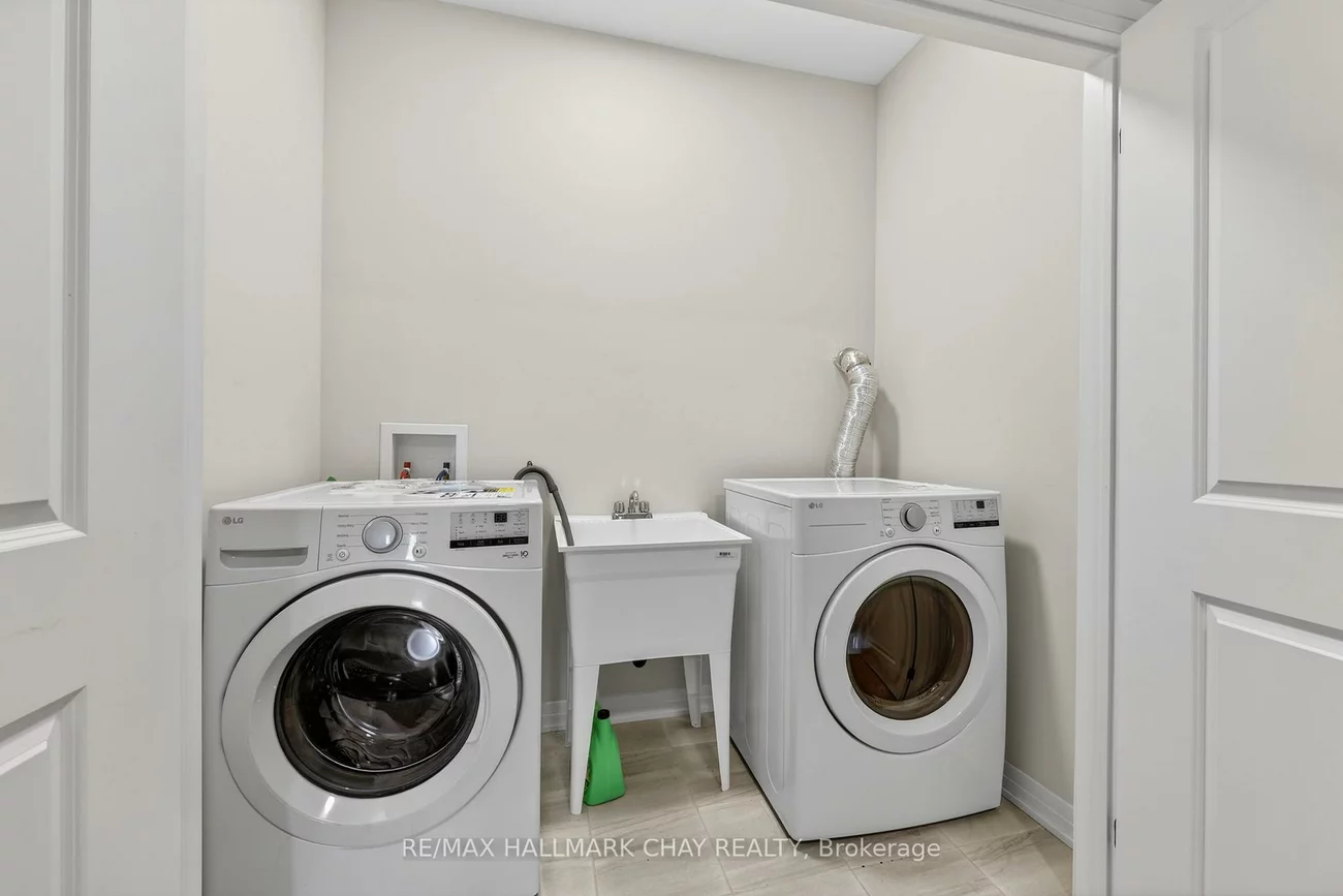 200, Dissette, Bradford, Bradford West Gwillimbury