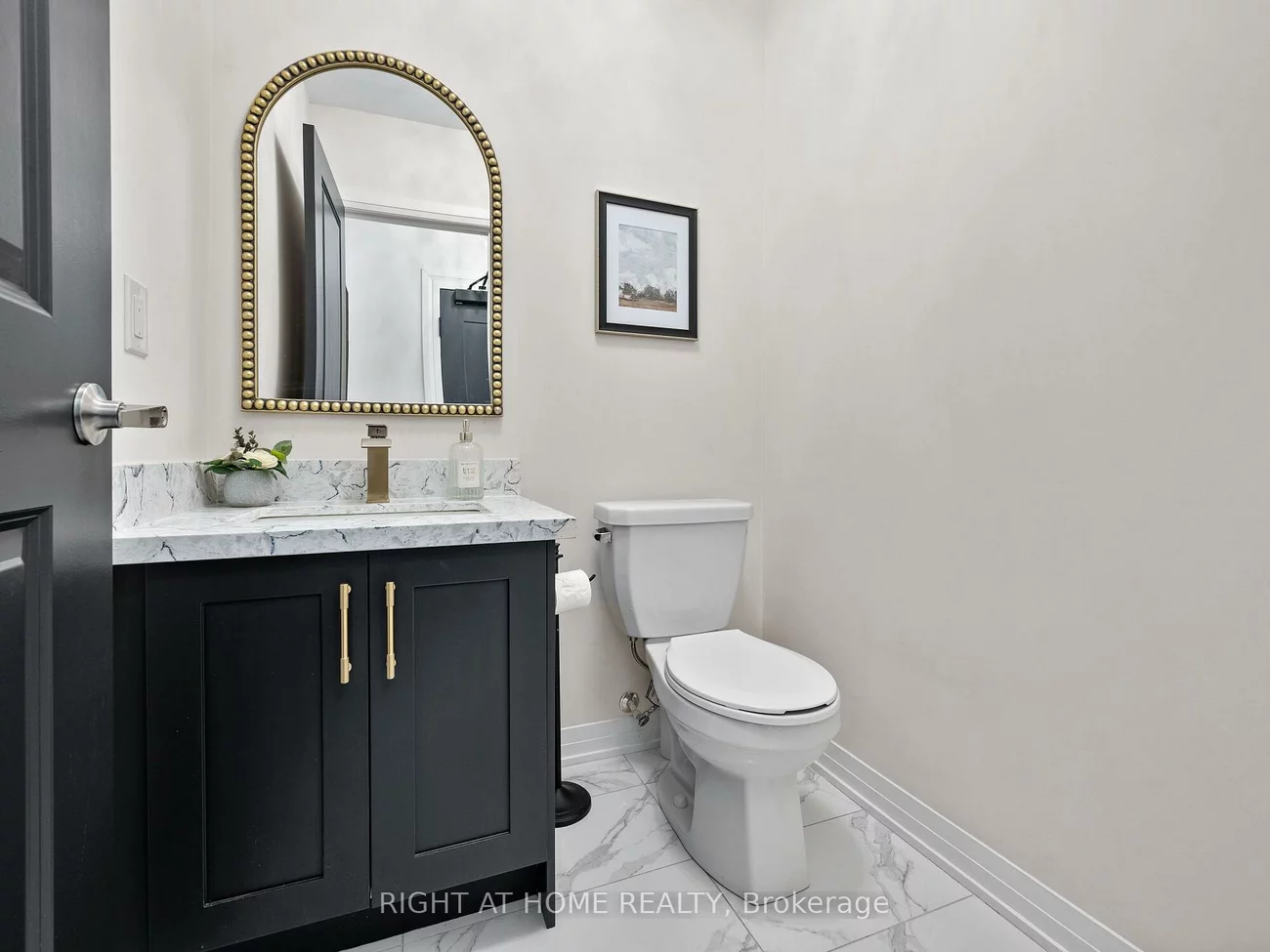 8-50, Baynes, Bradford, Bradford West Gwillimbury