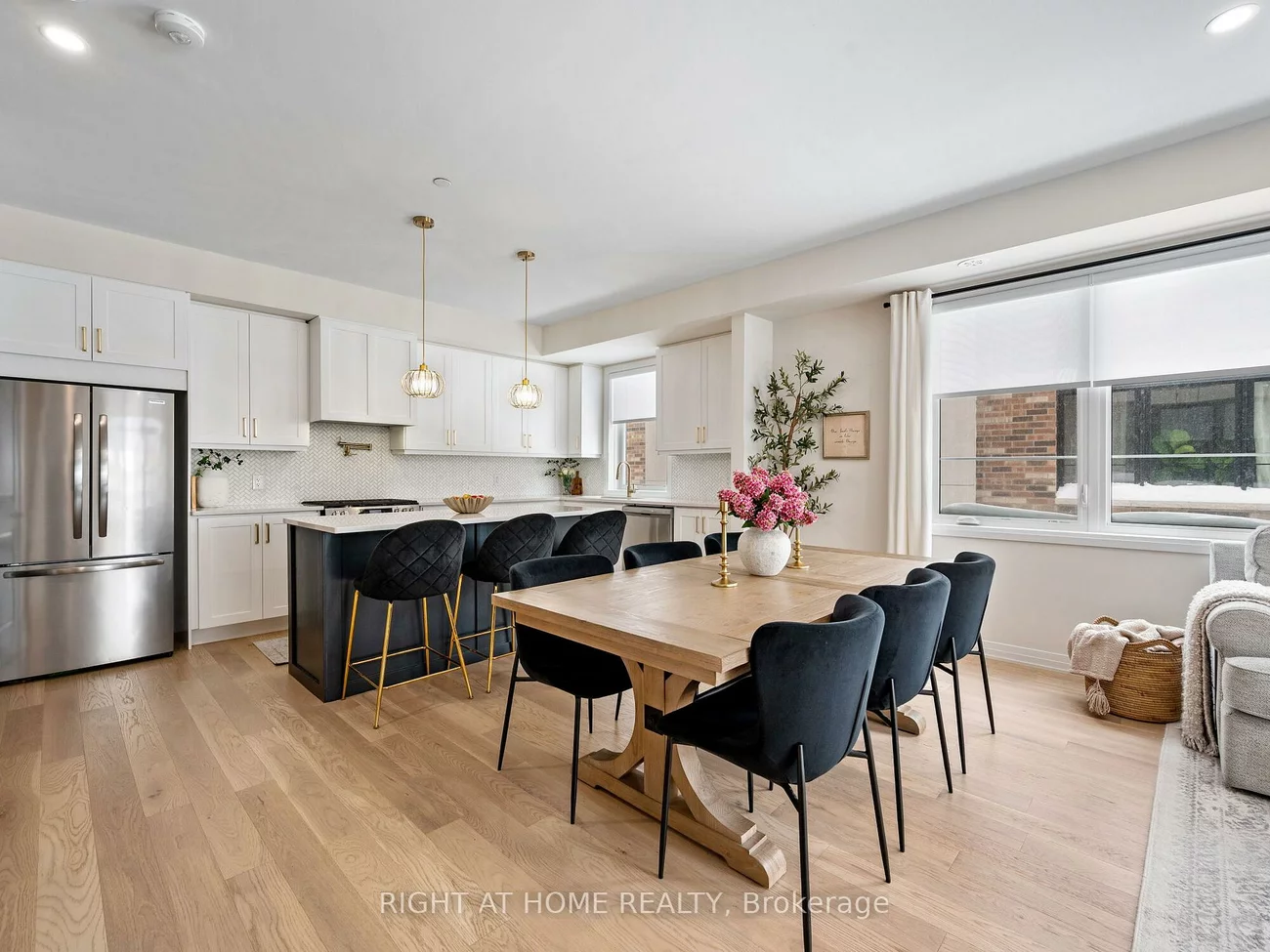 8-50, Baynes, Bradford, Bradford West Gwillimbury