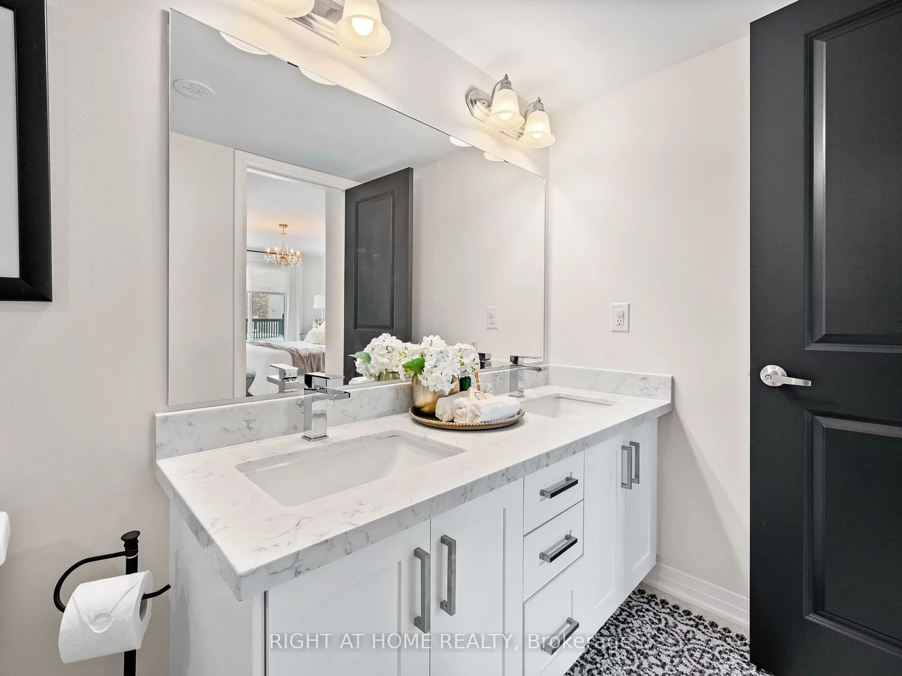 8-50, Baynes, Bradford, Bradford West Gwillimbury