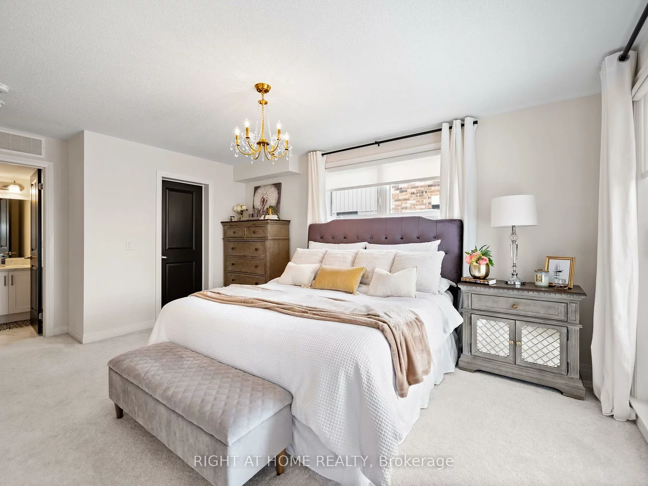 8-50, Baynes, Bradford, Bradford West Gwillimbury