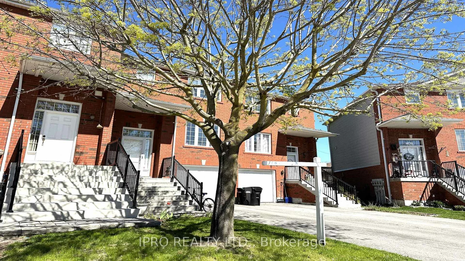 30, Village Green, Bradford, Bradford West Gwillimbury