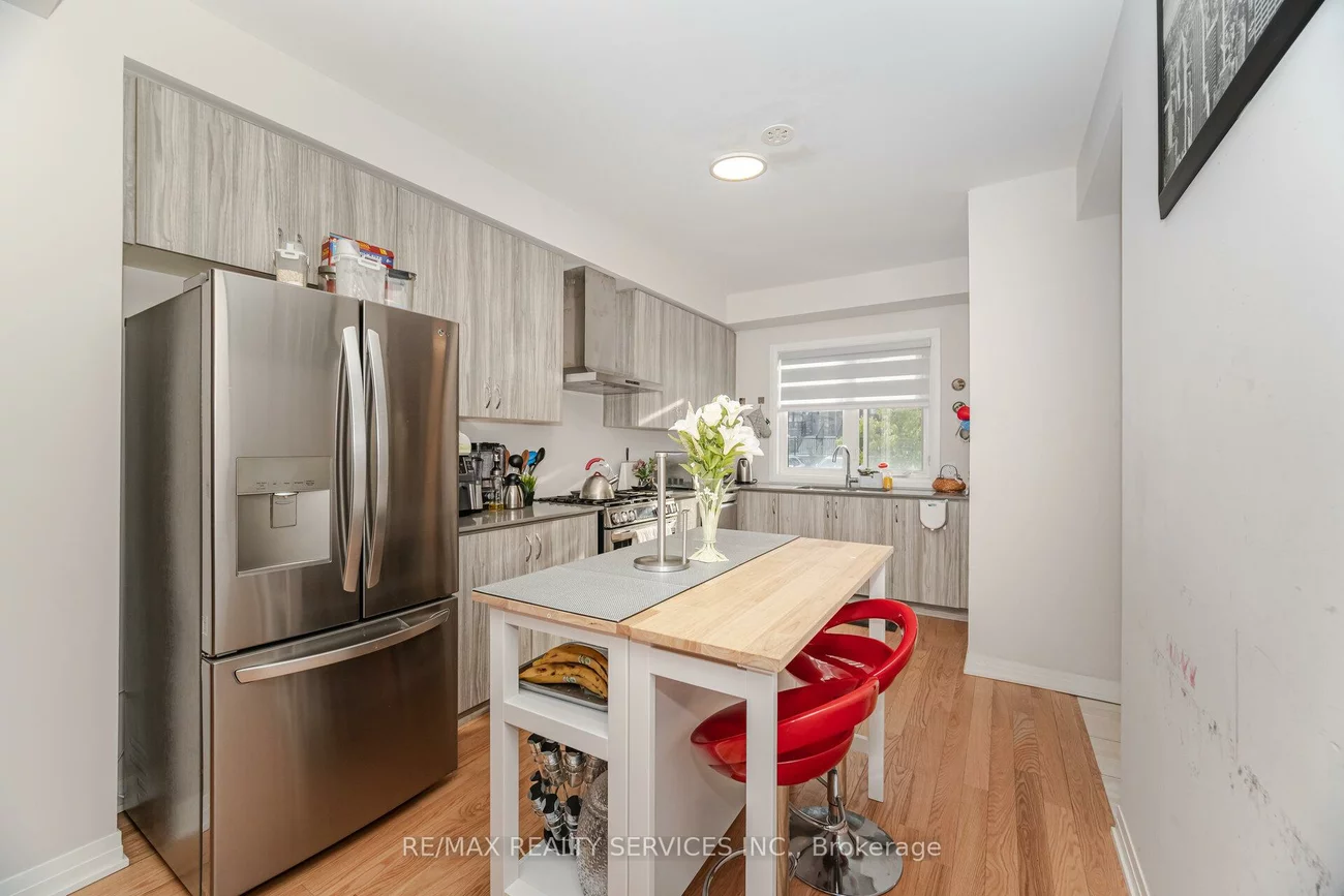 220, Dissette, Bradford, Bradford West Gwillimbury