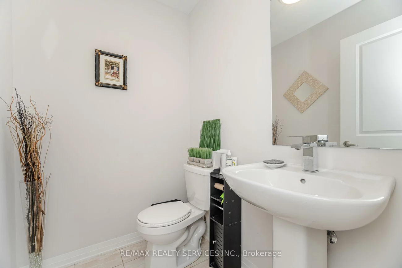 220, Dissette, Bradford, Bradford West Gwillimbury