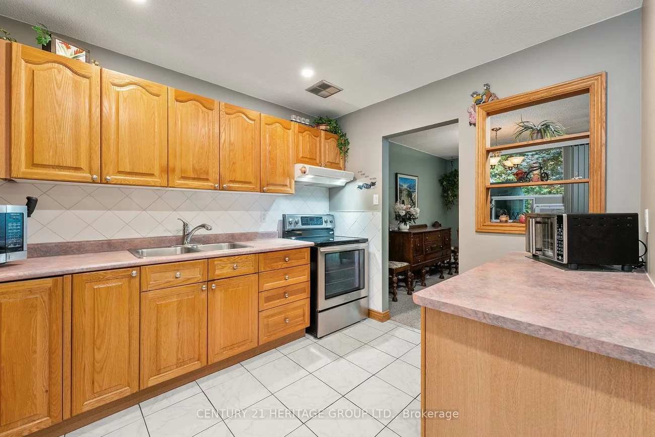 200, Holland, Bradford, Bradford West Gwillimbury