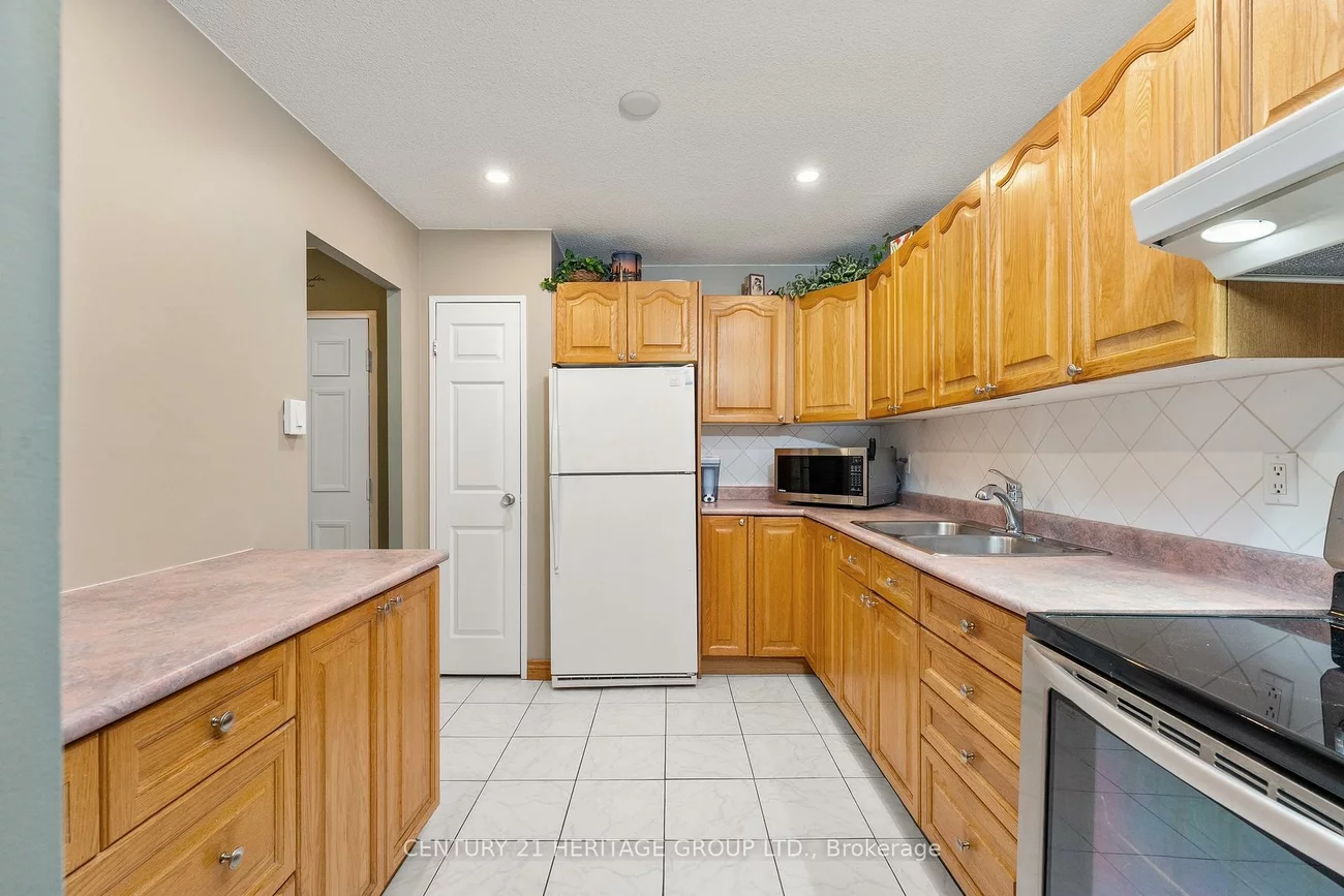 200, Holland, Bradford, Bradford West Gwillimbury