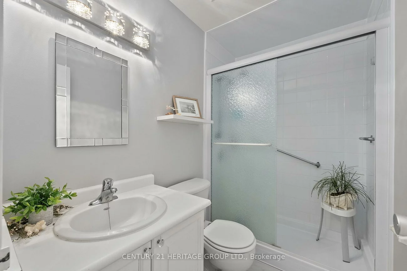 200, Holland, Bradford, Bradford West Gwillimbury