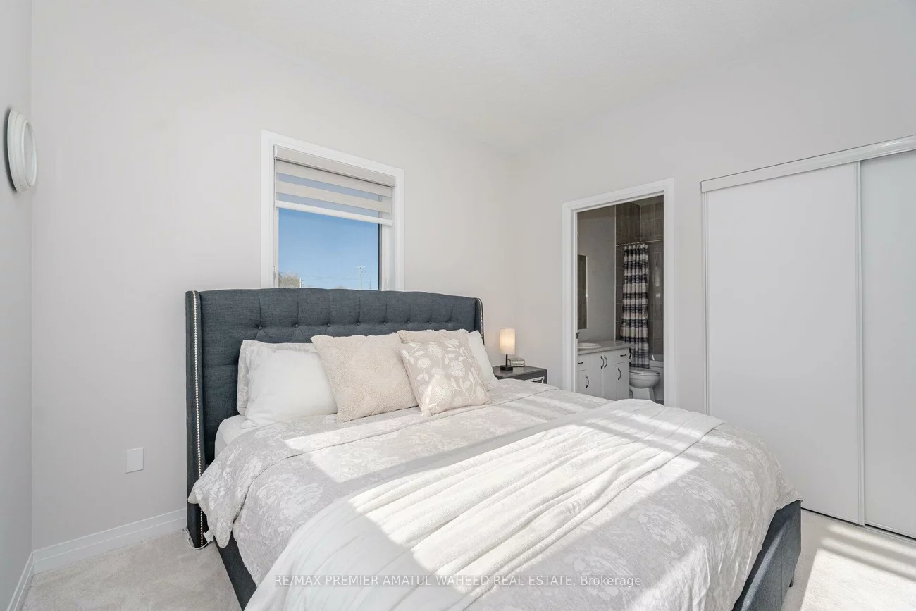 220, Dissette, Bradford, Bradford West Gwillimbury