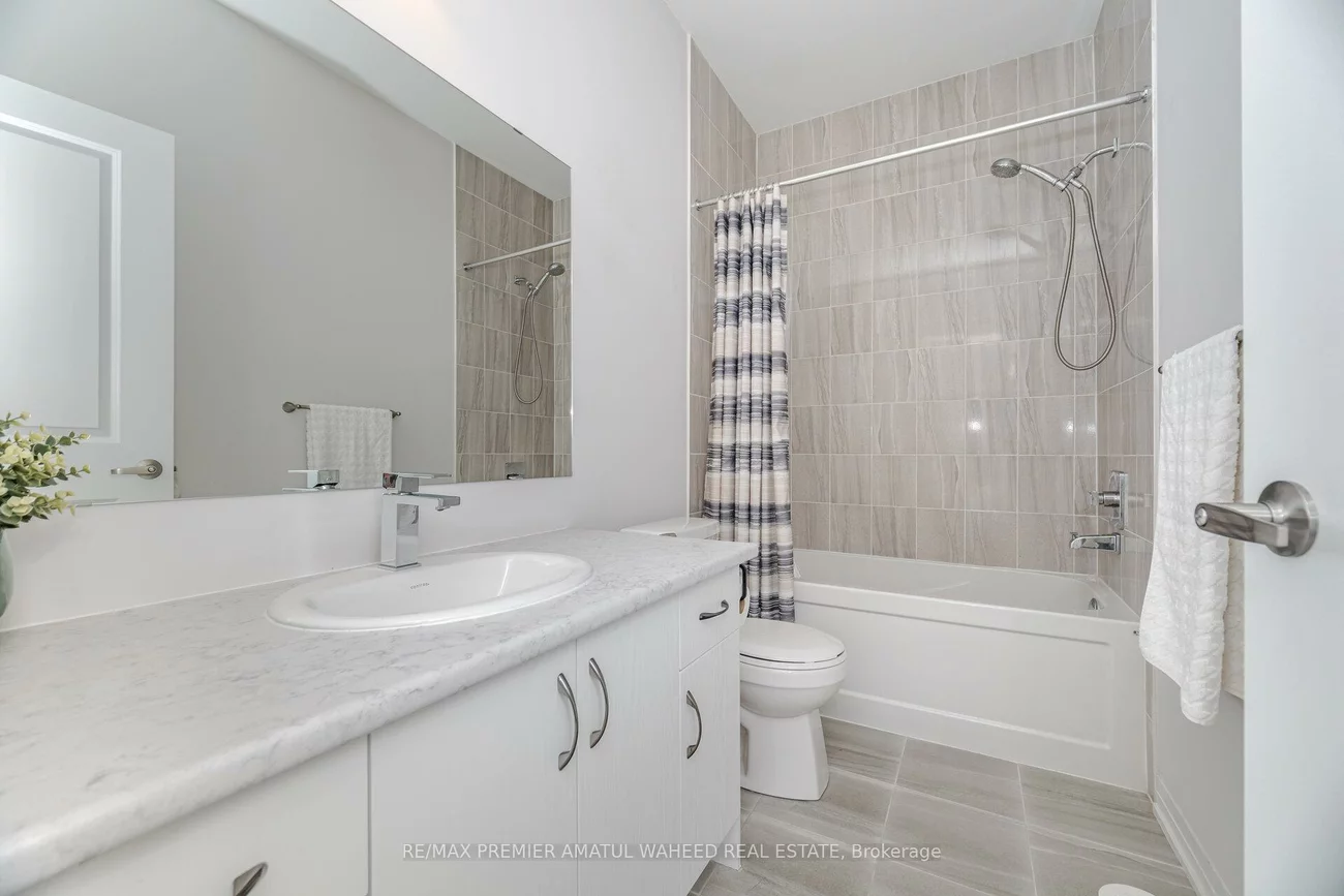 220, Dissette, Bradford, Bradford West Gwillimbury