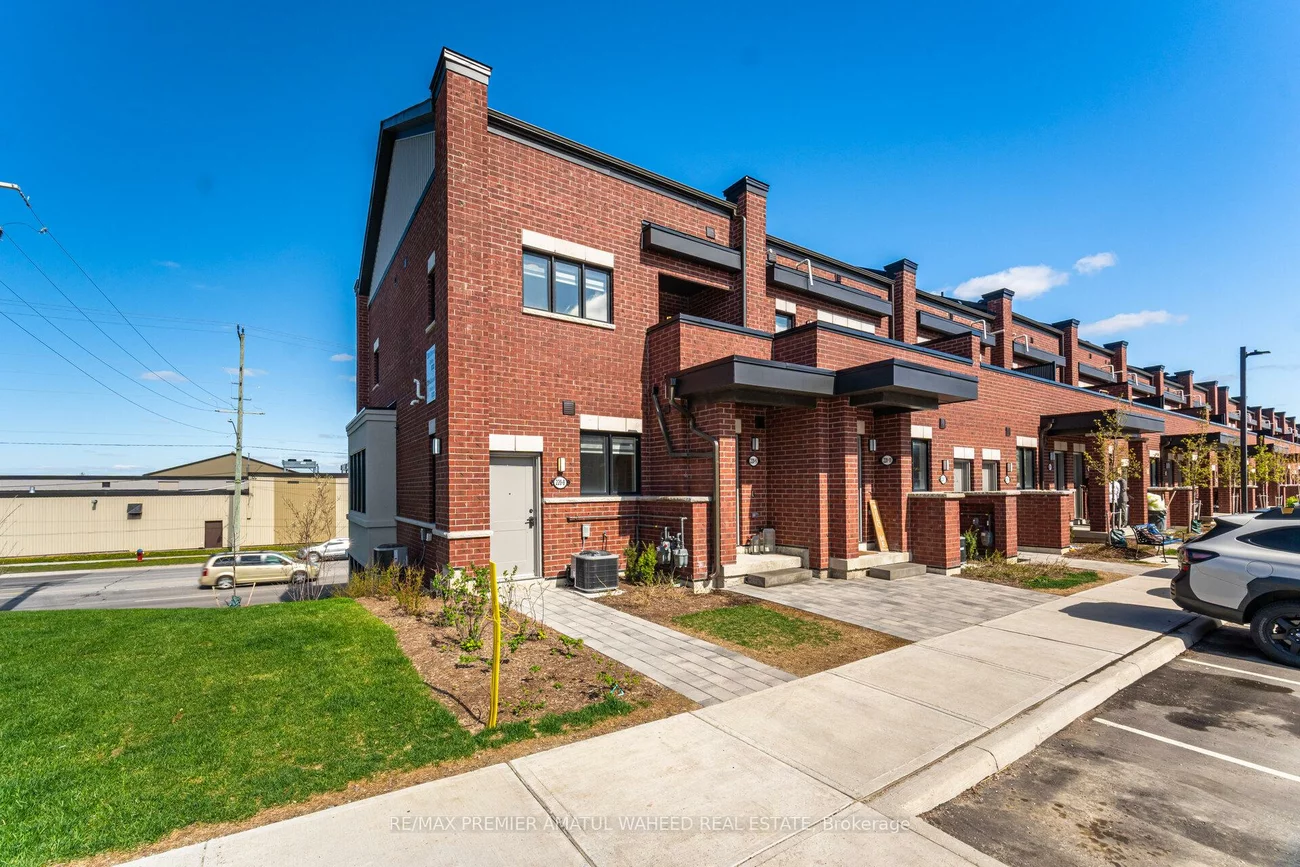 220, Dissette, Bradford, Bradford West Gwillimbury
