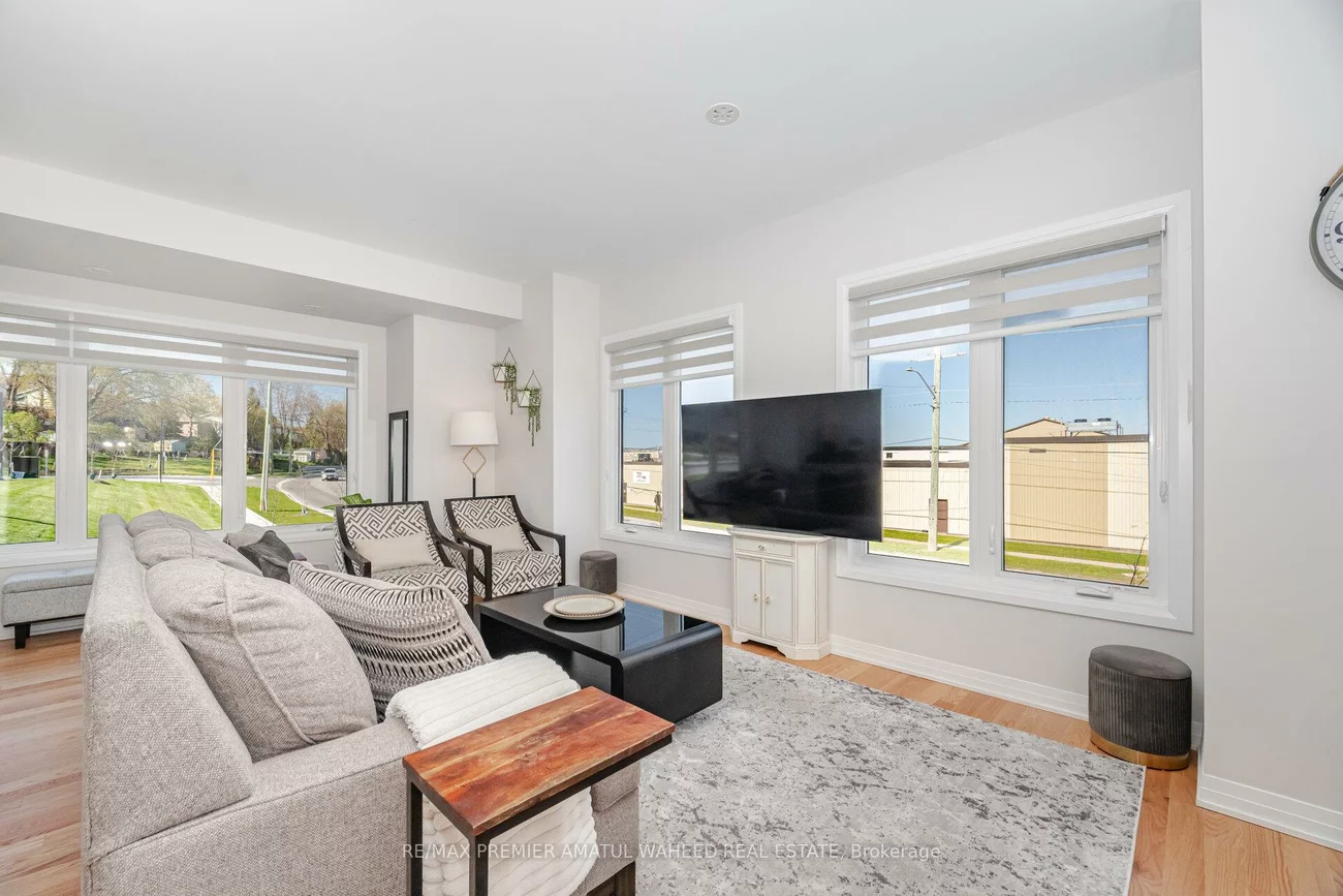 220, Dissette, Bradford, Bradford West Gwillimbury