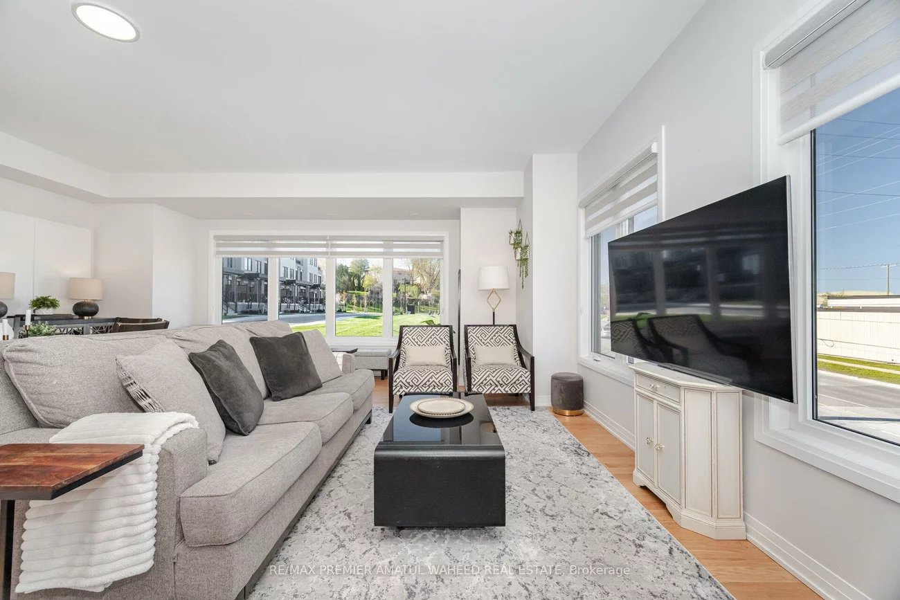 220, Dissette, Bradford, Bradford West Gwillimbury