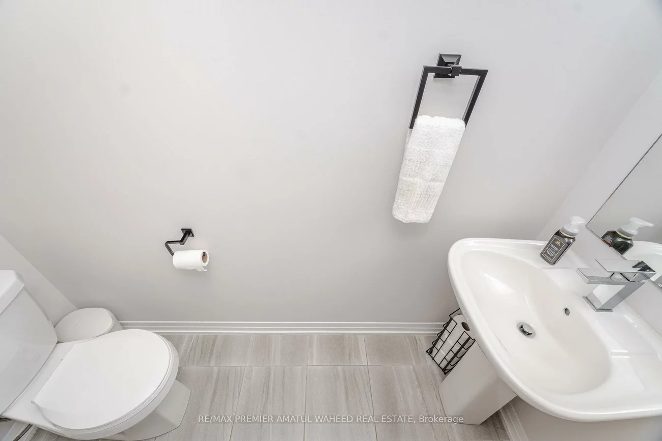 220, Dissette, Bradford, Bradford West Gwillimbury
