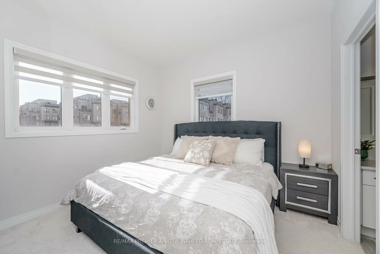 220, Dissette, Bradford, Bradford West Gwillimbury