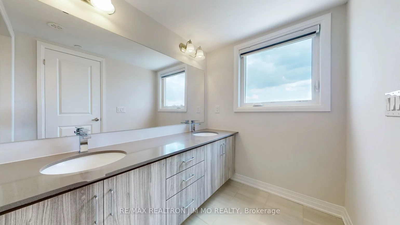 50, Baynes, Bradford, Bradford West Gwillimbury