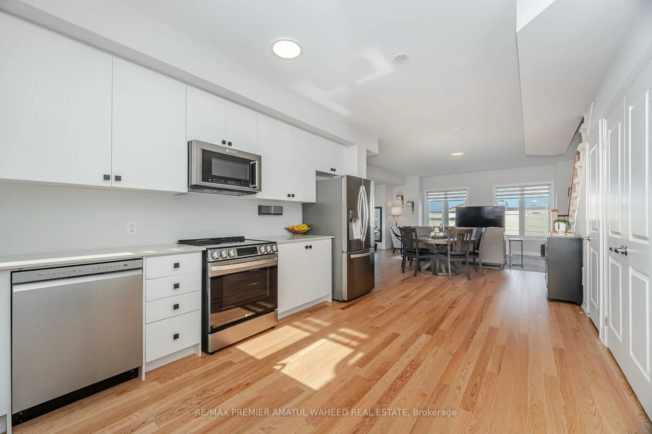 220, Dissette, Bradford, Bradford West Gwillimbury