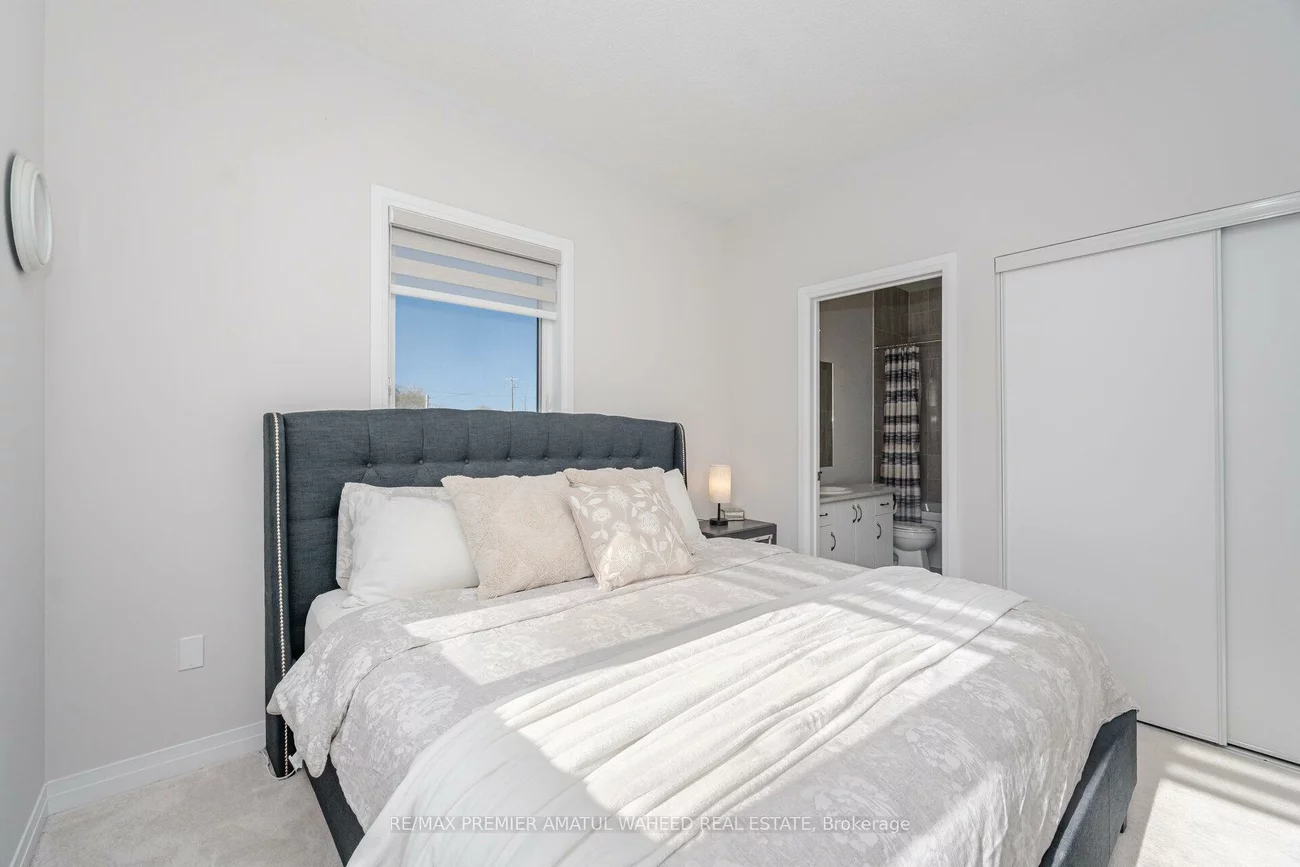 220, Dissette, Bradford, Bradford West Gwillimbury