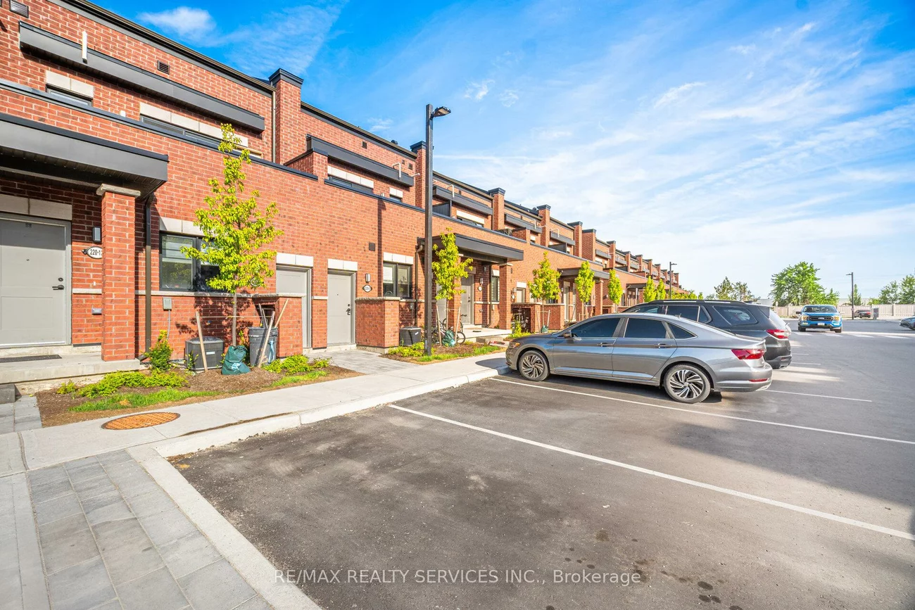 220, Dissette, Bradford, Bradford West Gwillimbury
