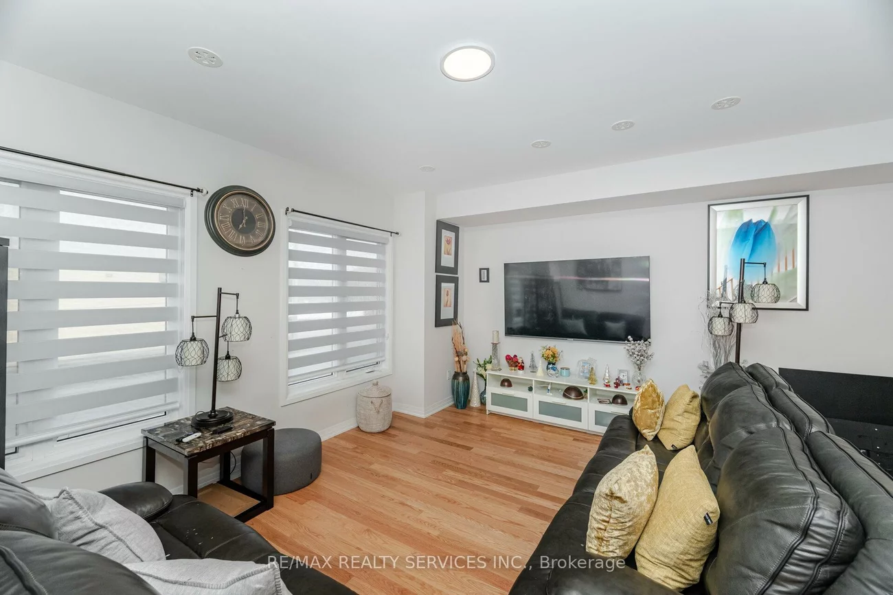 220, Dissette, Bradford, Bradford West Gwillimbury