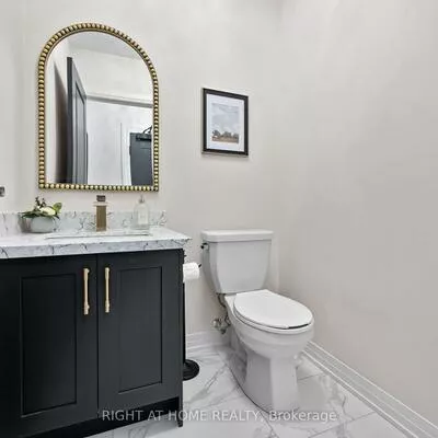 8-50, Baynes, Bradford, Bradford West Gwillimbury