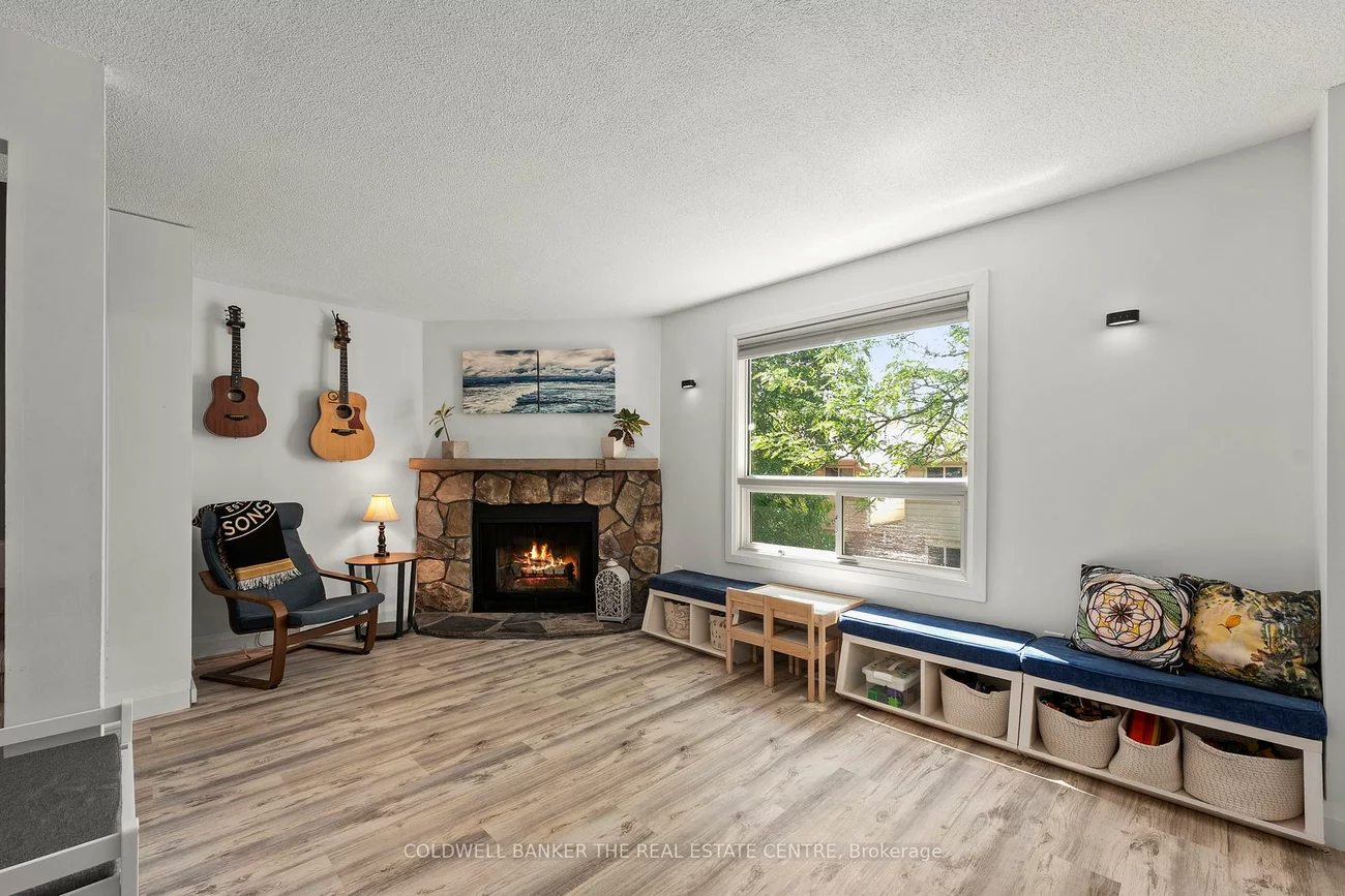 30, Harmony, Bradford, Bradford West Gwillimbury