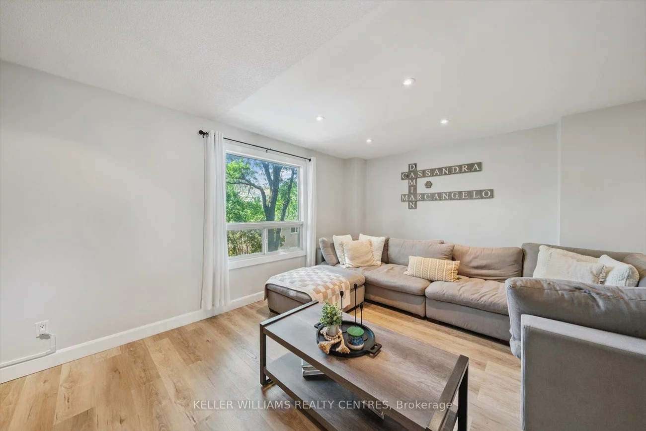 22, Harmony, Bradford, Bradford West Gwillimbury