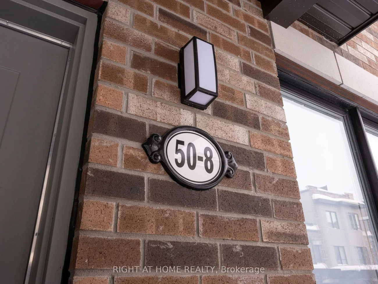 8-50, Baynes, Bradford, Bradford West Gwillimbury