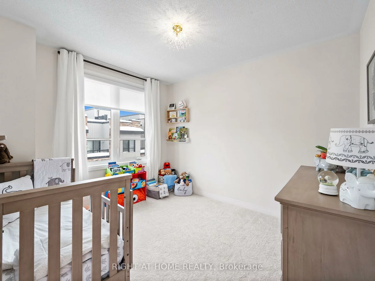 8-50, Baynes, Bradford, Bradford West Gwillimbury