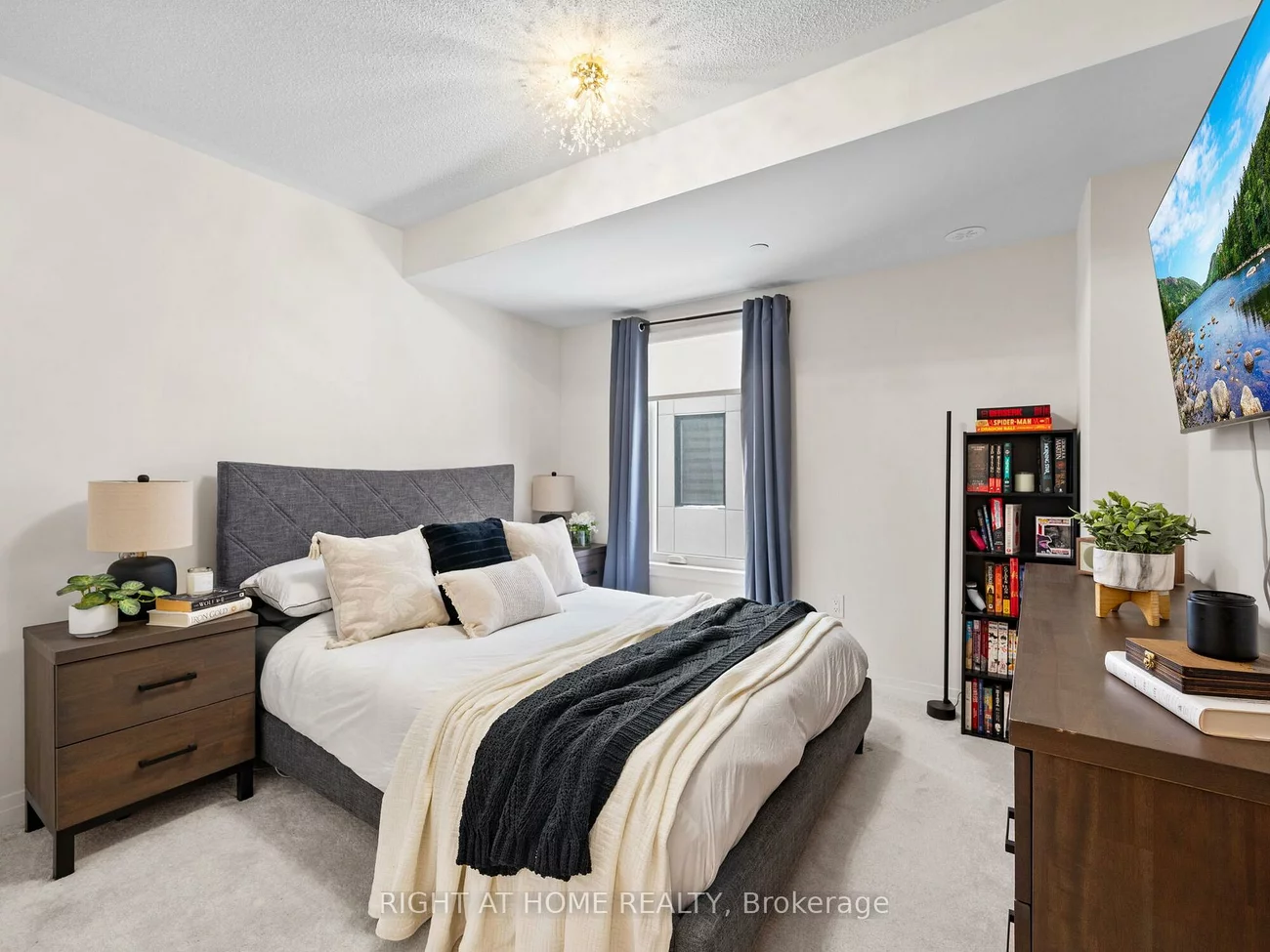 8-50, Baynes, Bradford, Bradford West Gwillimbury